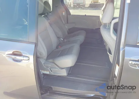 2020 Toyota Sienna Xle z USA, uszkodzony, nr VIN 5TDYZ3DC7LS038132